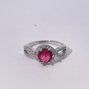 Anillo de Cobre con Halo de Circonita Roja de Lujo Tianyu Gems, Anillo de Banda Trenzada Brillante para Mujer, Joyería de Moda - Product Image 1