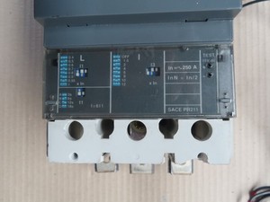 Desconectador SACE S4L 250A Original, Nuevo, para PLC, Amplia Experiencia Técnica, con Solida Experiencia en Mantenimiento Industrial - Product Image 4