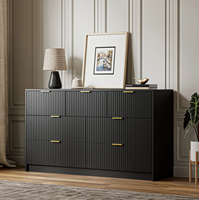 Commode moderne à 7 tiroirs noire avec panneaux cannelés, poignées dorées, grand meuble de rangement pour chambre et salon