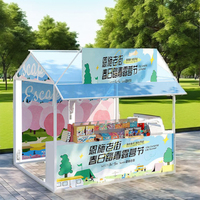 de stand mobile du fabricant est utilisé comme présentoir pour les activités d'échauffement des vendeurs du marché de nuit