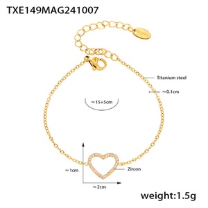 Ensemble de bijoux délicats pour femmes, collier et bracelet en acier inoxydable plaqué or avec pendentif cœur en zircon - Product Image 6