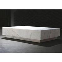 Table basse de luxe en marbre blanc de Carrare, design nordique, avec grands socles et plateau unique en marbre, ensemble de tables centrales sur piédestal