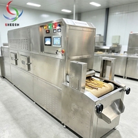 Industriële automatische droge mango-chili tunnelmagnetron droger commerciële machine voor het steriliseren van vlees, groenten, voedsel en fruit