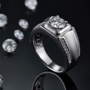 Anello in Argento Sterling 925 con Moissanite di Lunga Durata e Lucentezza per Uomo alla Moda - Product Image 3