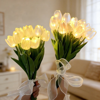Lampu Malam LED Buatan Bentuk Buket Tulip dengan Sepuluh Bunga untuk Dekorasi Tahun Baru, Pernikahan, Luar Ruangan, dan Meja di Rumah