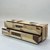Credenza da Pranzo Artigianale con Intarsi Geometrici in Legno, Mobile Moderno in Rovere per Soggiorno di Villa