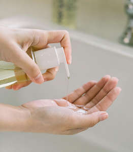 Aceite Limpiador Profundo P.Z SSG SSAG, Limpiador Facial Suave para Limpieza Profunda de Poros, Desmaquillante para Piel Sensible - Product Image 4