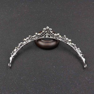 Tiara de Novia Sofisticada y Pequeña con <span class=keywords><strong>Flores</strong></span> y Hojas Brillantes, Chapada en Plata, <span class=keywords><strong>para</strong></span> Quinceañera o Fiesta de Cumpleaños - Product Image 5