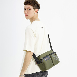 Sac bandoulière unisexe en nylon, sac messager mignon pour un usage quotidien avec logo personnalisé et décoration de lettres pour l'extérieur - Product Image 6