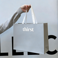 Sacs en papier personnalisés imprimés, sacs cadeaux en papier cartonné de luxe avec poignée en ruban pour sac de shopping avec votre propre logo