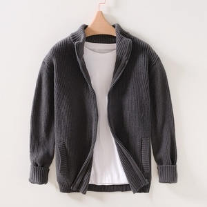 Cardigan en maille côtelée pour homme, col montant zippé, style décontracté, personnalisable avec logo OEM, par un créateur - Product Image 2