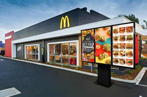 Ip66防水户外数字菜单板4k分辨率液晶电子标牌，用于火车和餐厅，用于电梯 - Product Image 6