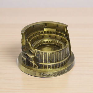 Cendrier en métal bronze personnalisé et durable, souvenir du Colisée romain, avec logo personnalisé, pour cadeaux touristiques - Product Image 1