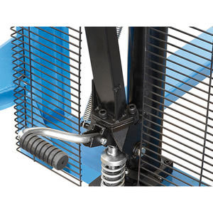 Elevador de paletas Fervi 0143/25 con freno y pedal de elevación 0,8-1 tonelada - Product Image 4