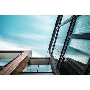 Villa de Estructura de Acero Ligero con Diseño Moderno Para - Product Image 1