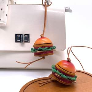 Porte-clés 3D hamburger en cuir véritable fait main, cousu main, série alimentaire, breloque de sac, pendentif mignon en forme de fruit pour femme - Product Image 2