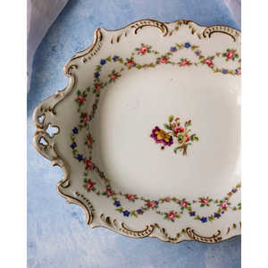 Plateau à dessert décoratif peint à la main par Gabriella P. - Product Image 1