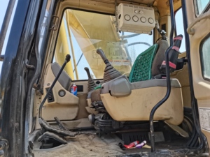 รถขุด CAT330B ขาย 1,400 ชั่วโมง ใช้งานได้ดี สภาพดี สีเดิมจากญี่ปุ่น เกียร์และเครื่องยนต์แท้จากญี่ปุ่น เป็นส่วนประกอบหลัก ราคาสุดคุ้ม - Product Image 4