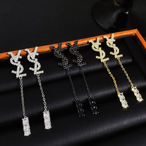 <span class=keywords><strong>Orecchini</strong></span> Pendenti Lunghi con Nappa in Zirconi Placcati Oro con Lettera VSL Marchiata in Zirconia per <span class=keywords><strong>Donna</strong></span> all'Ingrosso - Product Image 4