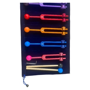Juego de Diapasones de Chakra Coloridos 8 en 1 de Primera Calidad, Diapasones Curativos de Aluminio con Peso y Bolsa de Transporte de Terciopelo - Product Image 5