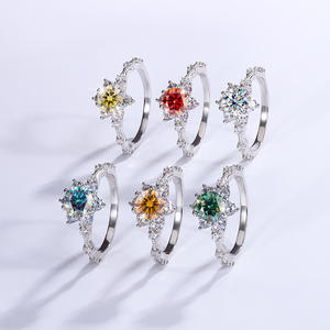 925 스털링 실버 1 캐럿 클래식 6 발톱 모이사나이트 결혼 반지 숙녀 스타 소녀 디자인 공장 도매 - Product Image 3