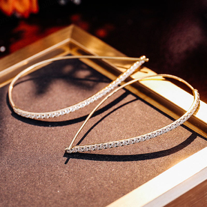 Boucles d'oreilles en diamant pour femmes, en or 10k, 14k, 18k, diamant de laboratoire DEF VVS1, design de créateur, en forme de cercle irrégulier, pour les fêtes, bijoux de mode - Product Image 3