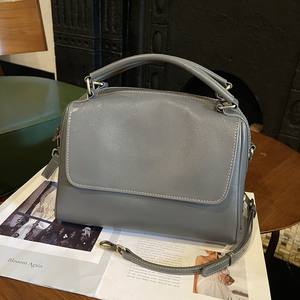 Sac à main en cuir souple, sac bandoulière en cuir pour femme, sac Boston rétro, sac à bandoulière avec poignée - Product Image 6