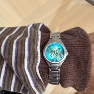 Unique Original Y2K Butterfly-Inspired <b>Acrylic</b> Eco-Friendly Fashion Women's Niche Design Round Quartz Wrist Watch for Women - Product Image 1