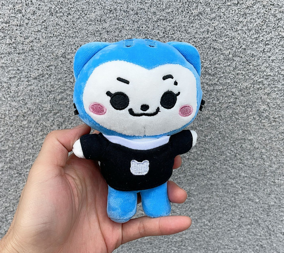 Bambola blu zaffiro nero