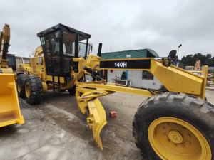 La motoniveladora Cat 140H, potencia de precisión inigualable, ofrece un rendimiento de nivelación superior, control de eficiencia para lugares de trabajo exigentes - Product Image 2