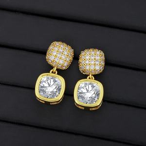 Aretes con Incrustaciones de Circonita Cúbica de Grado 5A+ JXX, Chapados en Oro, Diseño Personalizable, Juego de Aretes Resistentes al Deslustre - Product Image 4