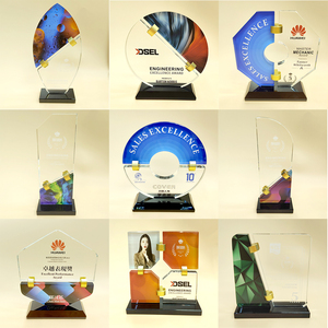 Trophée en verre et cristal élégant de qualité supérieure 2025 pour les sommets technologiques avec impression UV écologique et design moderne - Product Image 3