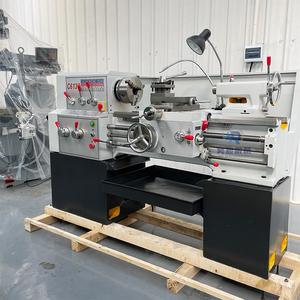 Tornio Manuale di Precisione per Lavorazione Metalli C6136 con Distanza tra Punte 750mm - Product Image 3