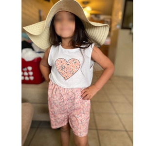 ชุดเสื้อผ้าเด็กผู้หญิงลายดอกไม้รูปหัวใจสำหรับฤดูร้อน ชุดเสื้อผ้าเด็กผู้หญิงอายุ 2-7 ปี สไตล์หวานน่ารักยอดนิยม - Product Image 2