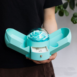 Elegante Scatola Portagioie in Acrilico con Rosa Eterna Fatta a Mano, Contiene Anelli e Collane, Regalo per San Valentino e Laurea - Product Image 3