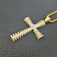 Bijoux hip hop en acier inoxydable Collier croix gothique en or 18 carats avec gros diamant et zircon