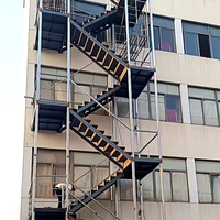 Escaliers d'évacuation personnalisés en acier, escaliers en grille d'acier, escaliers en acier galvanisé, escalier