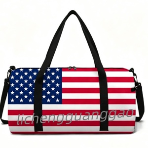Sac de sport et de <span class=keywords><strong>voyage</strong></span> de qualité avec drapeau américain, grand sac de week-end patriotique, sac de <span class=keywords><strong>voyage</strong></span> en forme de tambour, personnalisable et abordable - Product Image 1