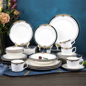Fourniture directe d'usine ensembles d'assiettes à bas prix vaisselle vert foncé fantaisie or brillant design exquis vaisselle en porcelaine - Product Image 1