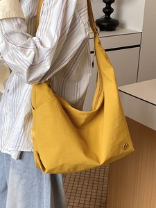 Bolso Hobo Semicircular de Nailon de Color Sólido Simple para Mujer, con Correa Delgada Ajustable, Bolso Bandolera Casual - Product Image 3