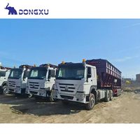 Décharge de la courroie de la bande transporteuse sur chenilles Décharge de céréales Céréales Grain Blé Maïs Transport de marchandises Déchargeur Semi Camion Remorques avec benne basculante