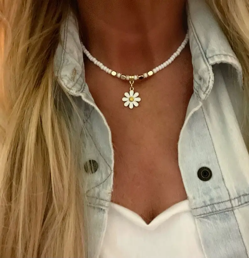 Zooying Hippie Jewelry Surfer Necklace White Beaded Choker Boho Daisy Beaded Choker Flower Necklace