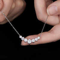 Collier en argent 925 avec pendentif Moissanite classique en forme de V, entièrement serti de diamants, 1,7 carat, pour le commerce transfrontalier TikTok Direct Supply