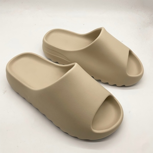 <span class=keywords><strong>Sandali</strong></span> Cloud Slides Bone Onyx con Scatola <span class=keywords><strong>per</strong></span> Donna e Uomo, Ciabatte Imbottite Antiscivolo con Suola Spessa in Schiuma EVA, <span class=keywords><strong>Comodi</strong></span> <span class=keywords><strong>Sandali</strong></span> da Uomo - Product Image 3