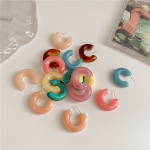 Boucles d'oreilles en résine en forme de C couleur bonbon transparente coréenne S925 aiguille en argent délicate autres boucles d'oreilles de mode pour les filles - Product Image 2
