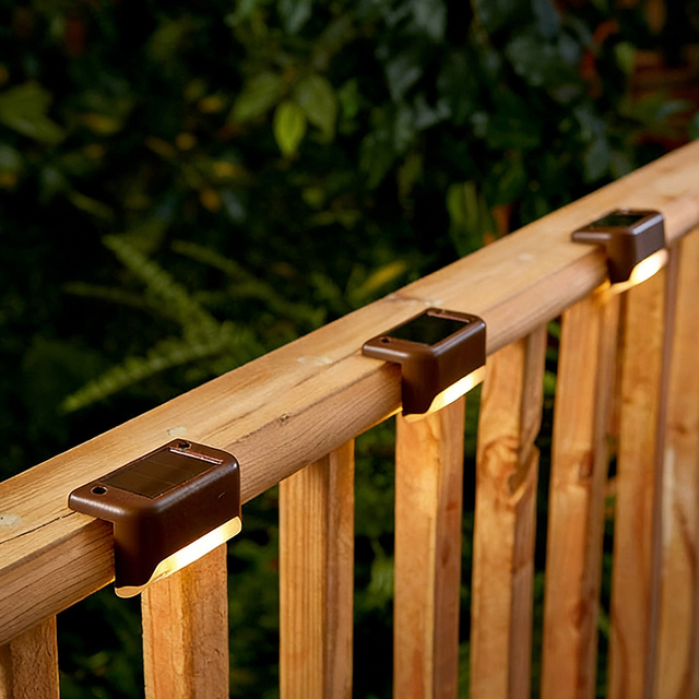 Outdoor IP65 Waterproof Solar Powered Lithium Battery LED Fence Lights for Garden Yard Stair Step & Deck Lighting