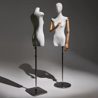 Présentoir de style coréen pour mannequins à poitrine plate pour magasin de vêtements, présentoir pour pantalons mi-longs pour femmes, accessoires de vitrine pour mannequins factices