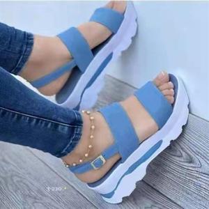 Sandales compensées décontractées quotidiennes à bout rond et couleur unie pour femmes, nouvelle collection 2024, vente en gros - Product Image 2