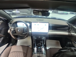 BYD Han DM-i 2022 121KM: Elegante Sedán Híbrido con Bajo Consumo de Combustible, Gran Autonomía Eléctrica y un Interior Práctico y Sofisticado. - Product Image 4