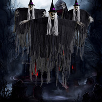 Décoration Suspendue Classique en Plastique pour Halloween : Sorcière Squelette Effrayante avec Robe Déchirée Rouge et Noire et Pendentif pour Fête à la Maison Hantée